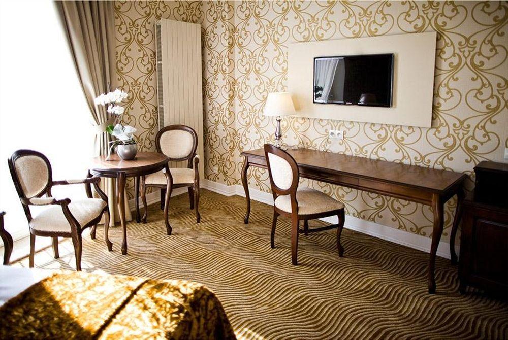 Rezydencja Luxury Hotel Bytom Piekary Śląskie Exterior foto